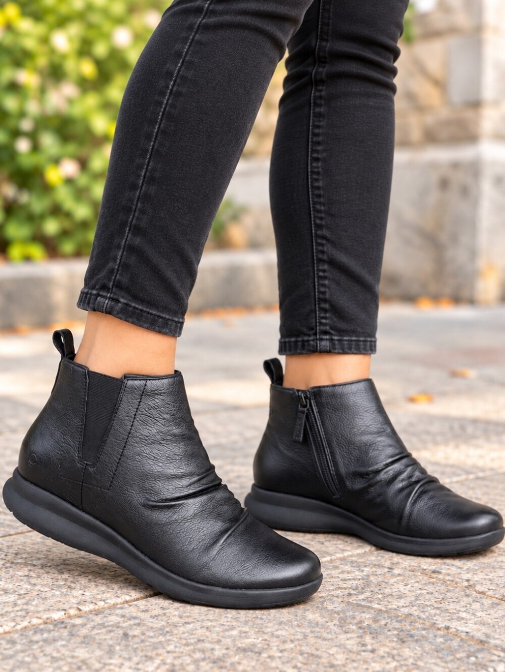 Clarks Un Adorn Mid Modern Minimalist Leather Ruched Chelsea Comfort Boots 9.5M